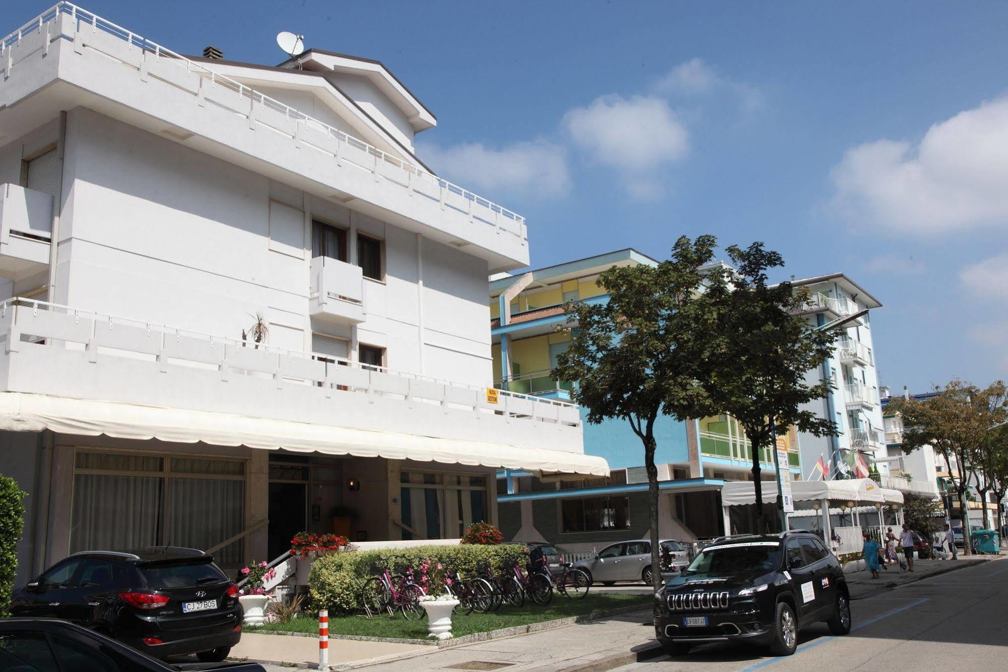 Hotel Pigalle Lido di Jesolo Exterior foto